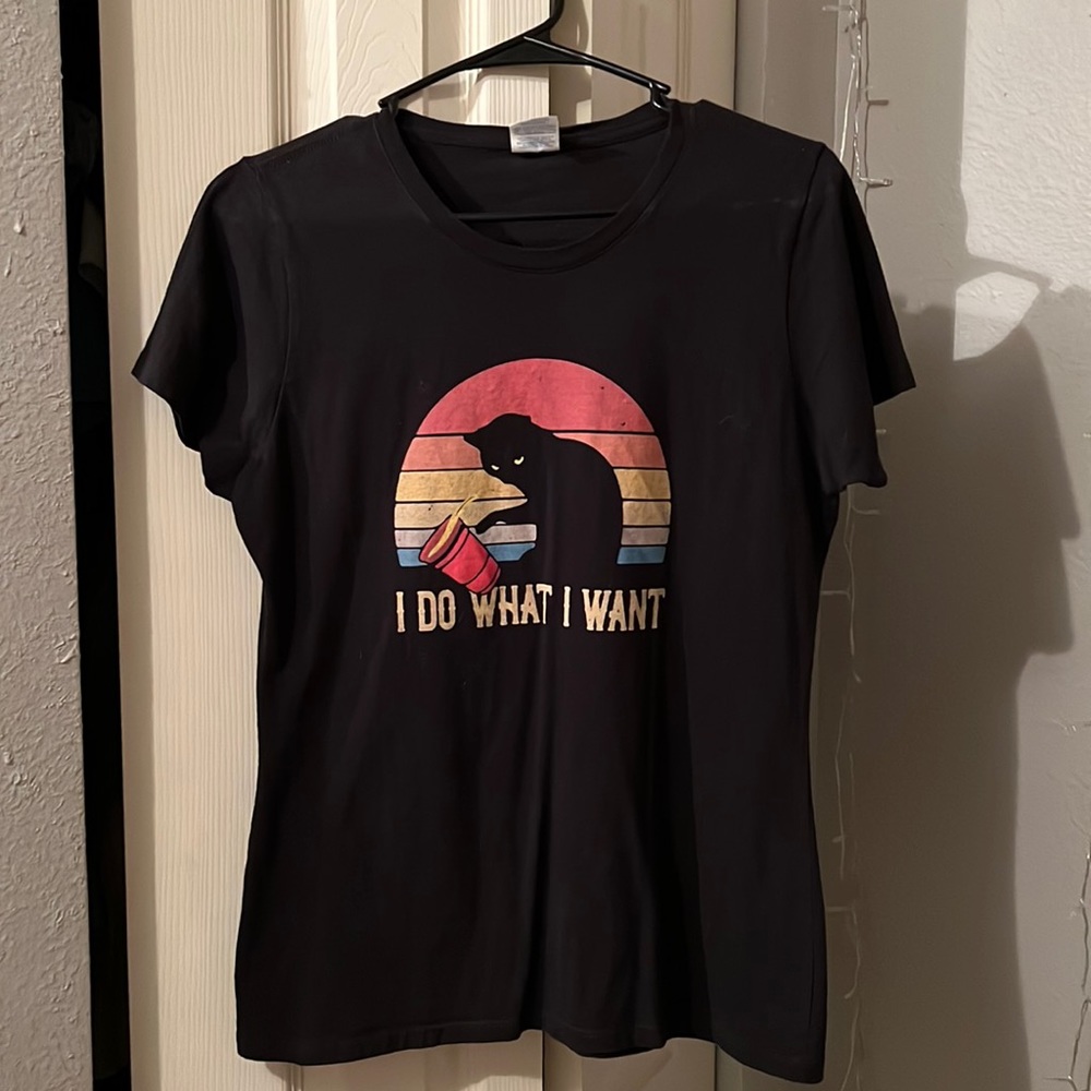 Medium Port and Company Cat shirt